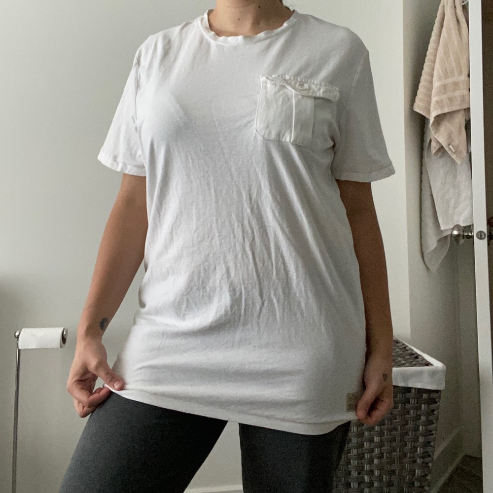 2/15$ shirt in really good condition